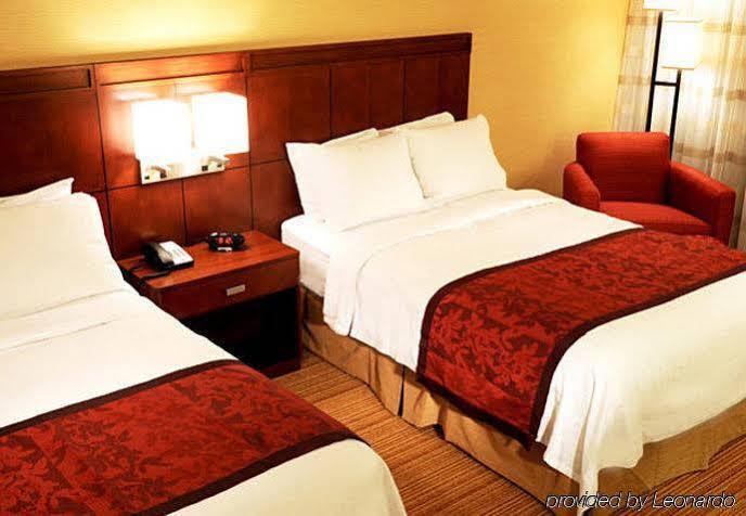 Courtyard By Marriott Albany Thruway Hotel Buitenkant foto