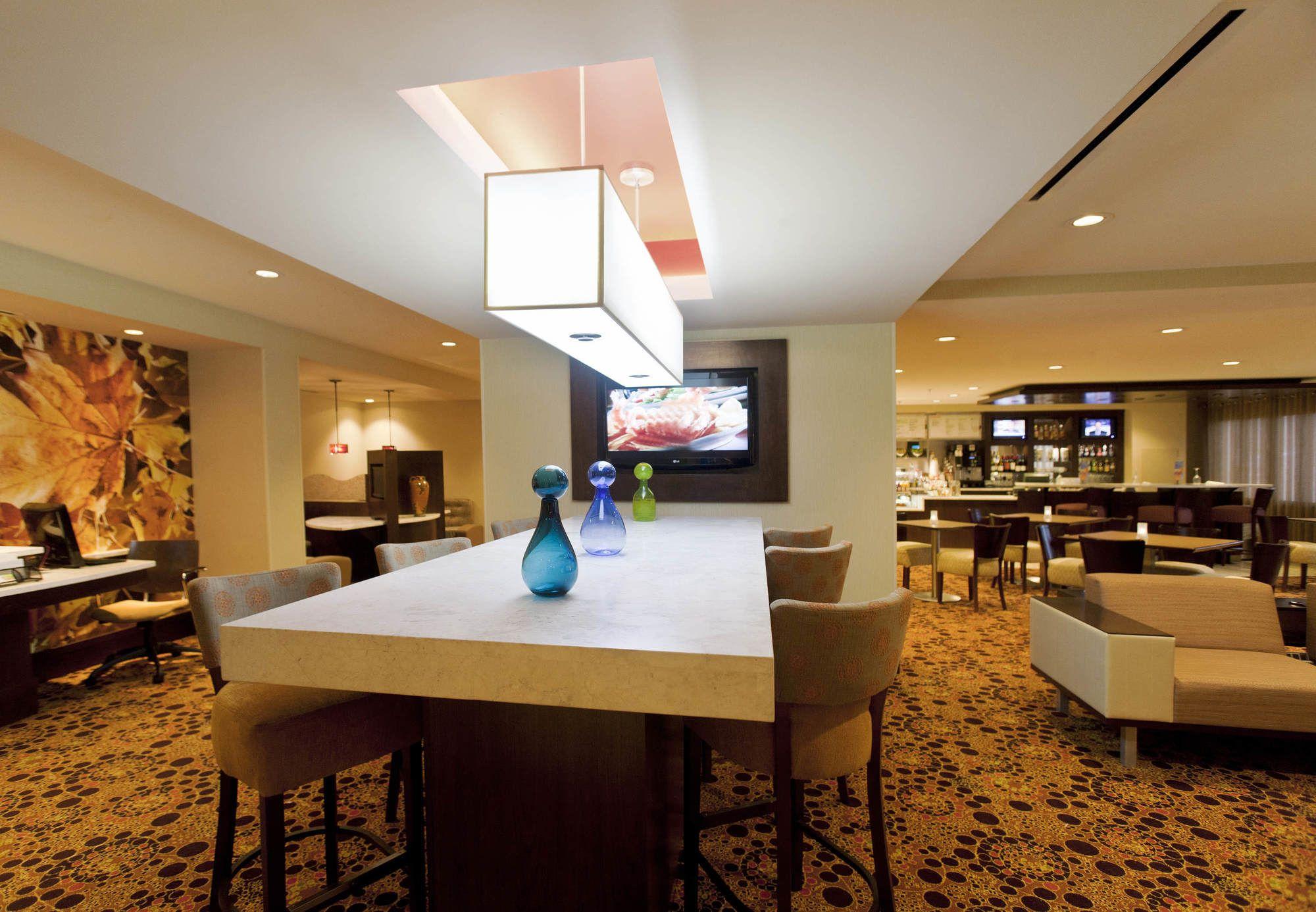 Courtyard By Marriott Albany Thruway Hotel Buitenkant foto