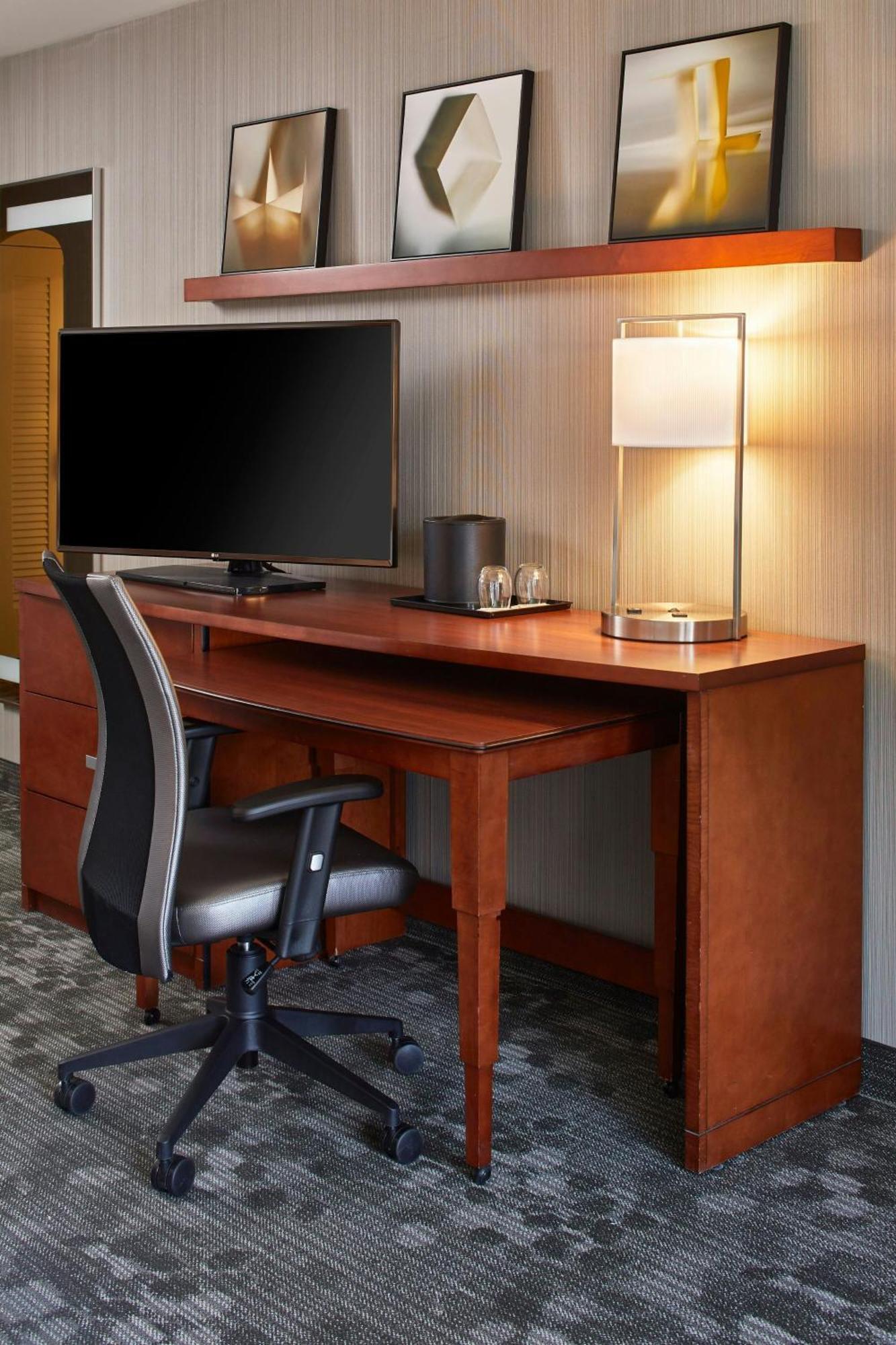 Courtyard By Marriott Albany Thruway Hotel Buitenkant foto