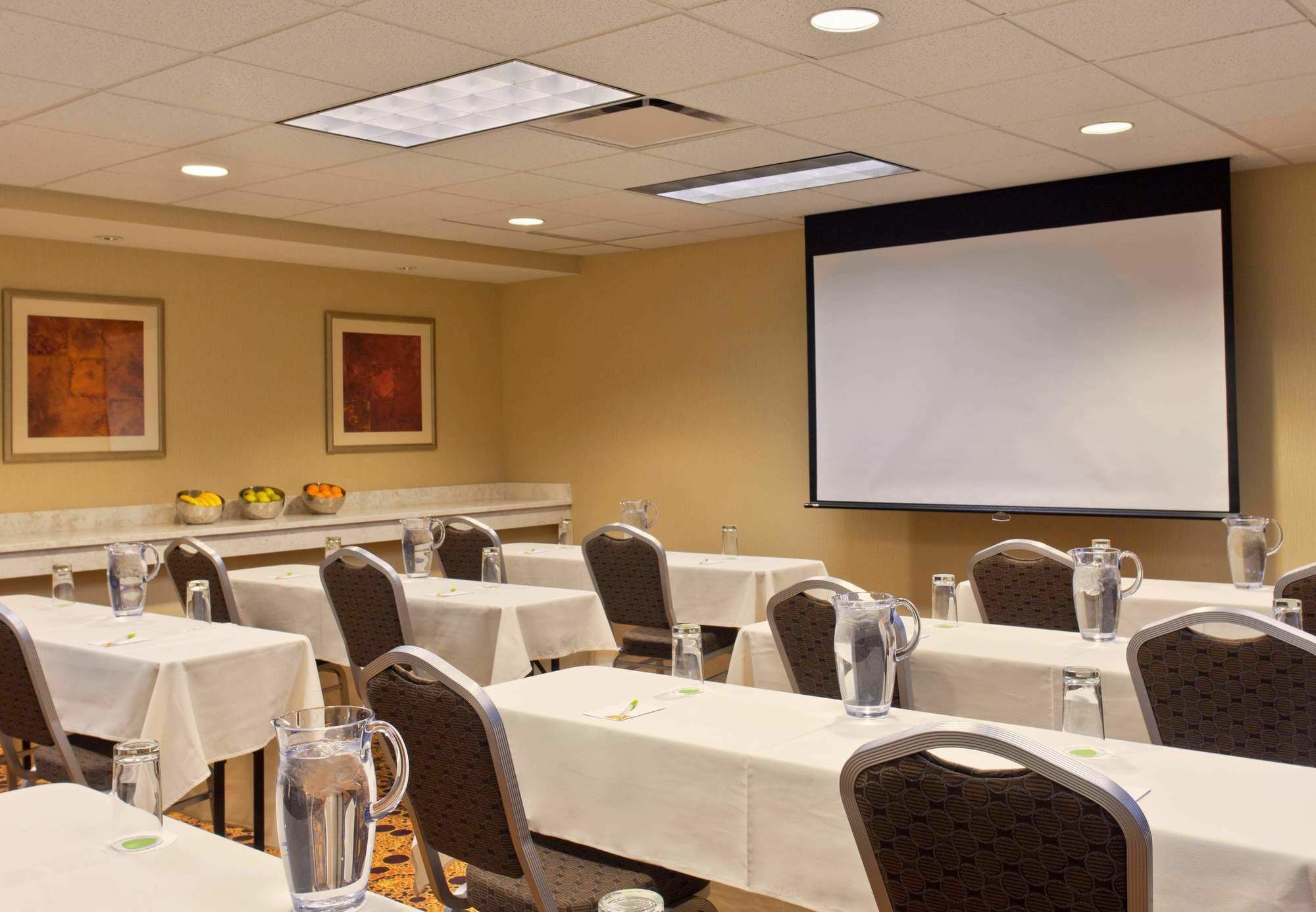 Courtyard By Marriott Albany Thruway Hotel Buitenkant foto